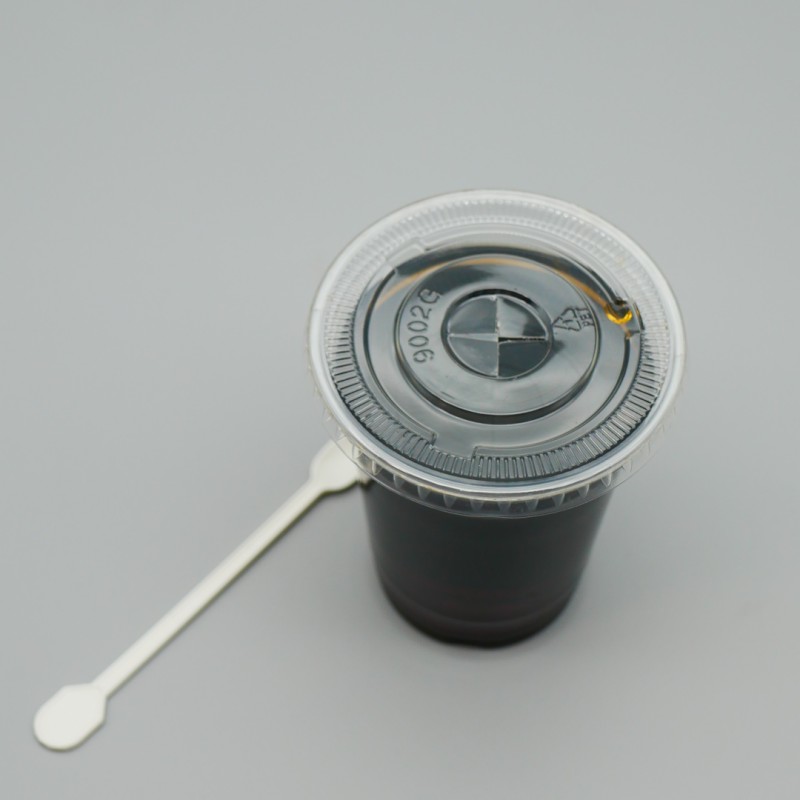 PLA takeaway cups, transparent with lids for milk tea and cold drinks.