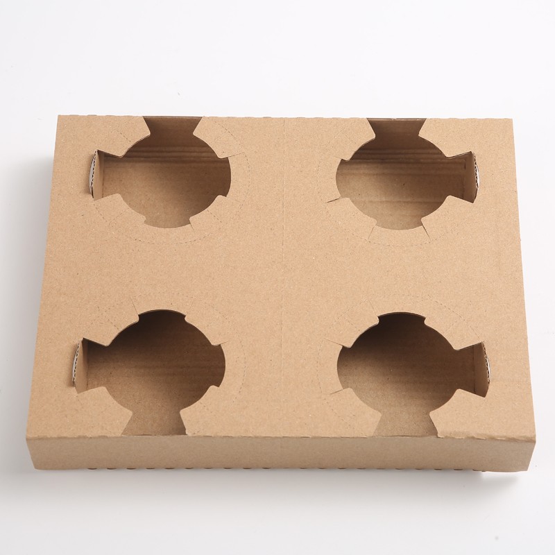Practical four-cup holder, detachable for easy drink access during takeout.








