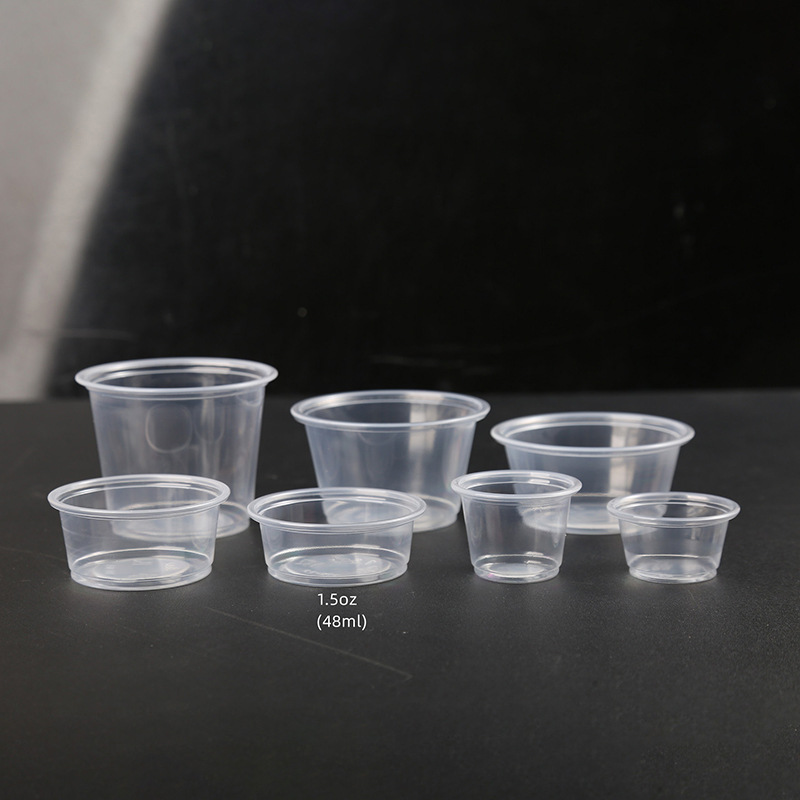 Portable leak-proof sauce cup for takeaway seasoning and dipping sauce