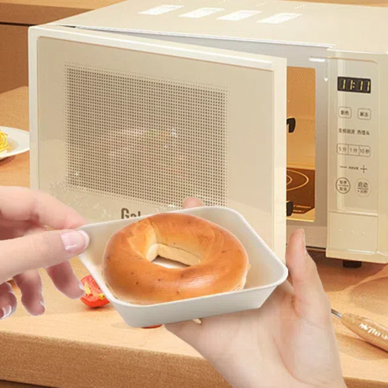 Eco-friendly biodegradable dessert tray, perfect for cakes and nuts.