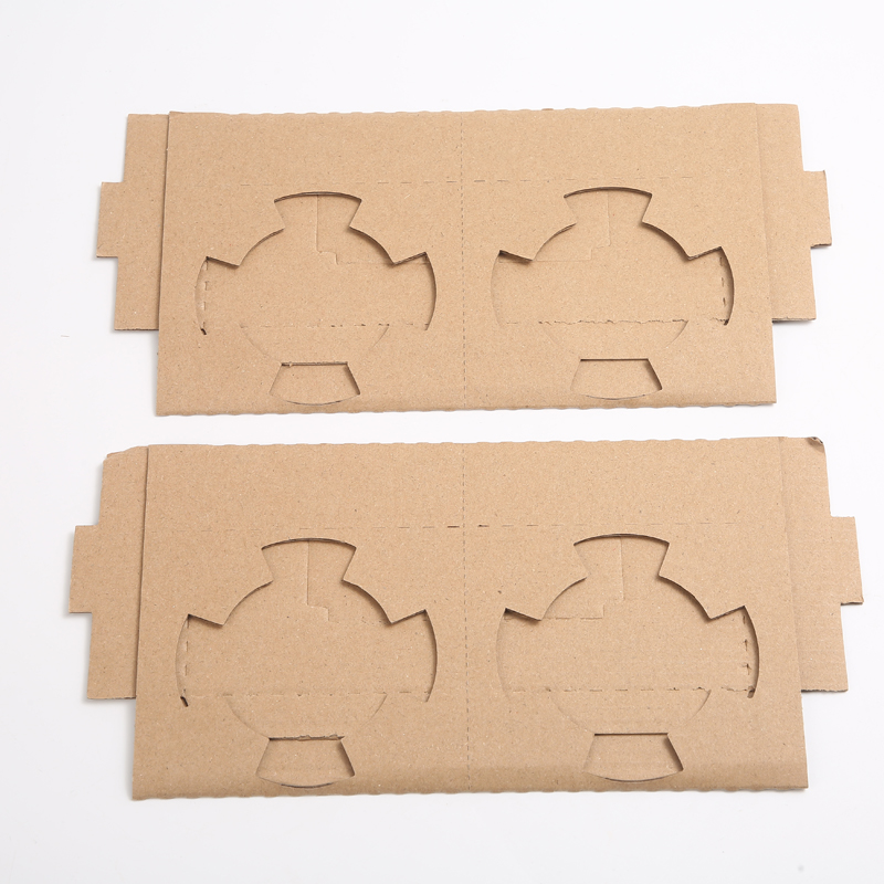 Sturdy double cup holder, for safe storage and transport of takeaway drinks.